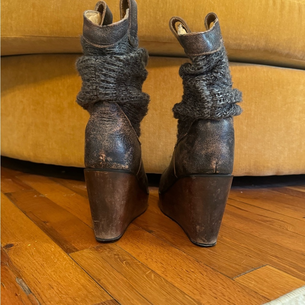 Bed Stu Wedge Gray leather boots with textile detail